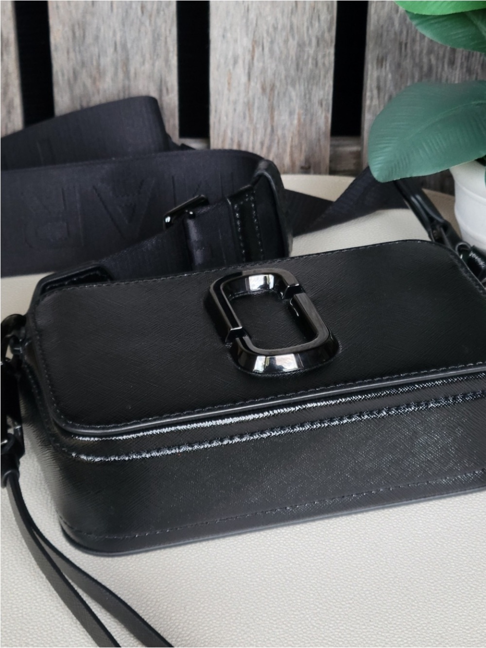 Marc Jacobs The Snapshot Leather Crossbody Camera Bag - Picture 2 of 9